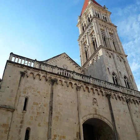 Apartamento Charming Petrus ****