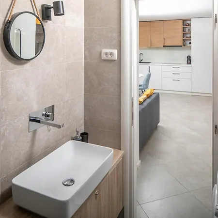 Apartamento Charming Petrus **** *